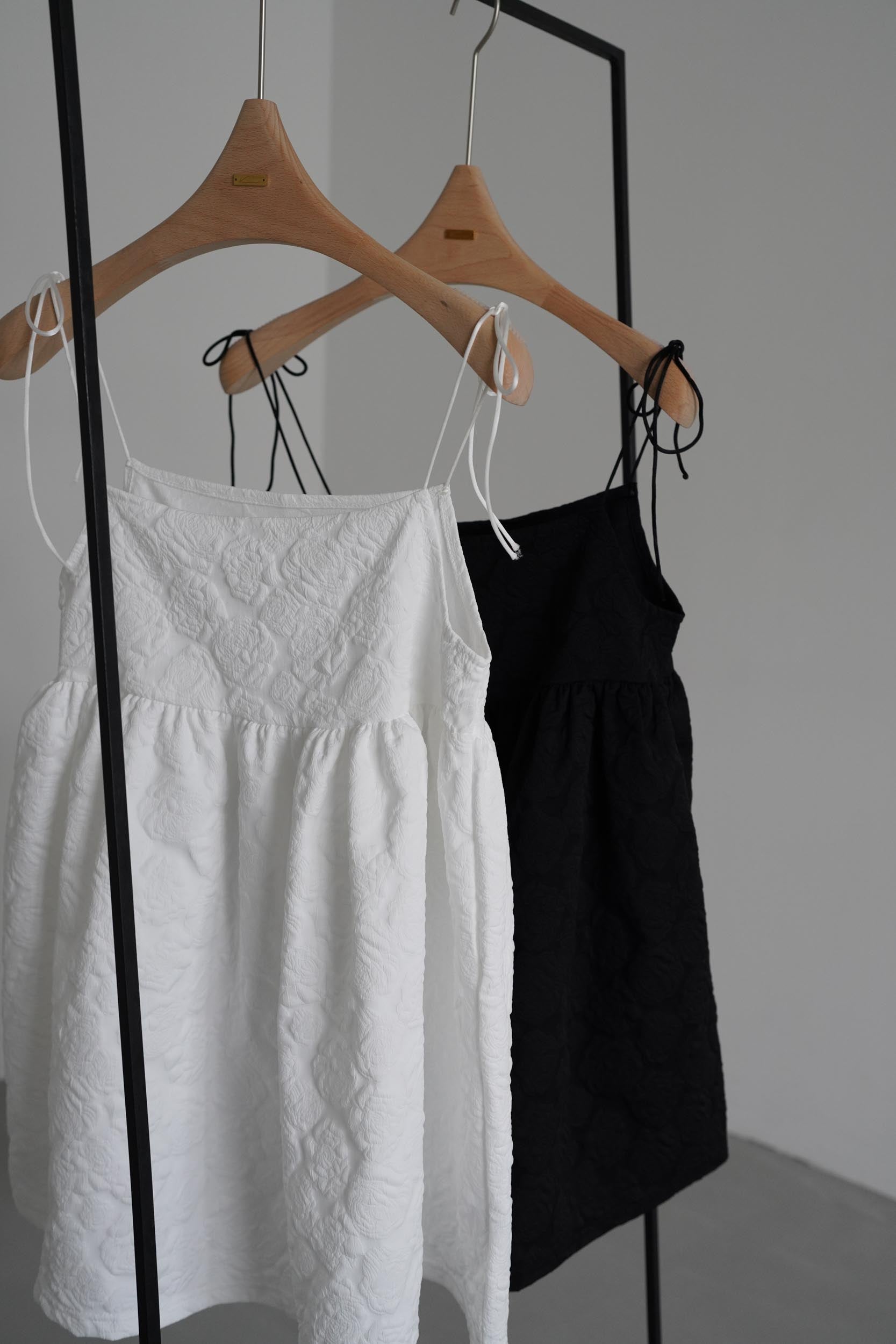 Flower jacquard camisole – kicuri