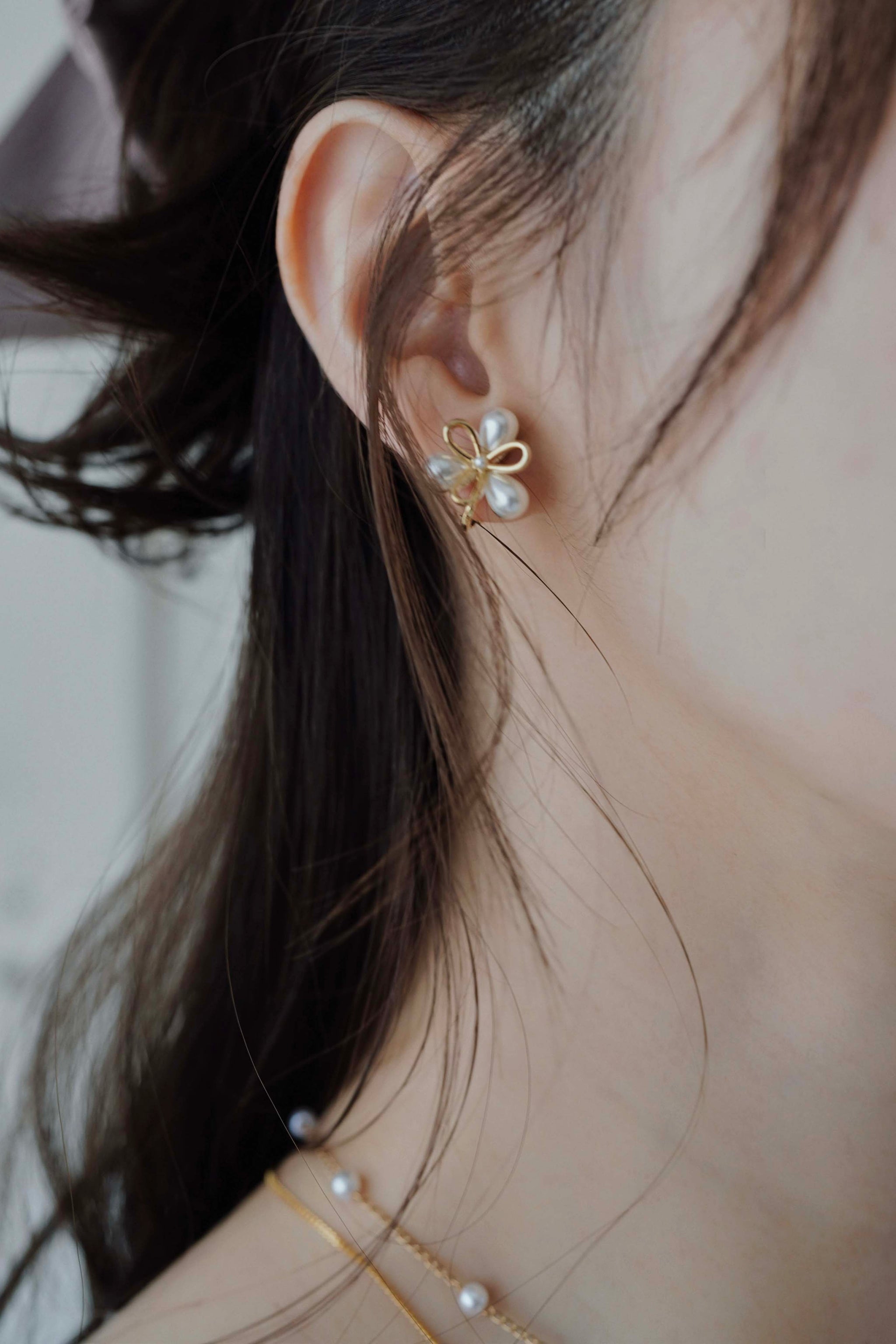 市川美織 × kicuri】Flower Pearl Pierce Earring