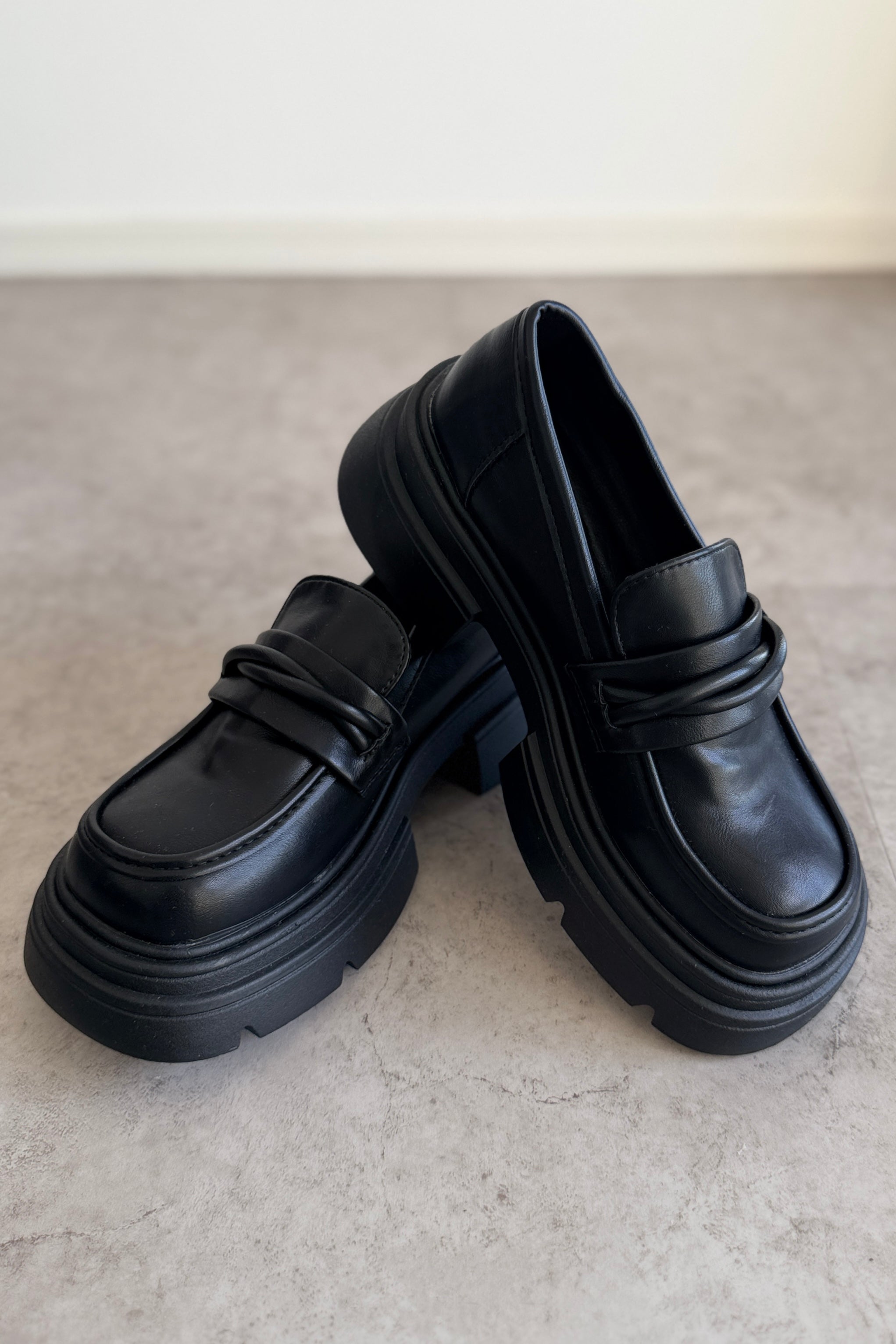 SNEAKER/BOOTS – kicuri
