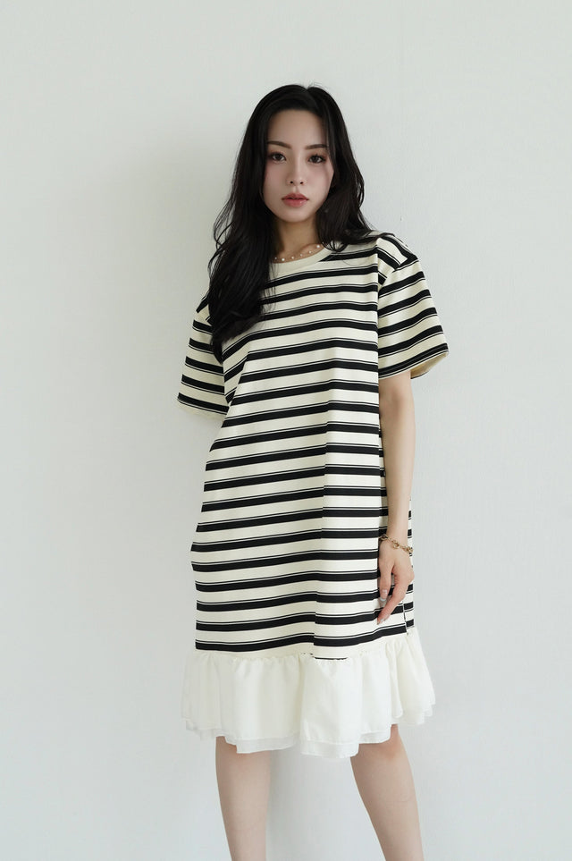 シフォンヘムボーダーワンピース