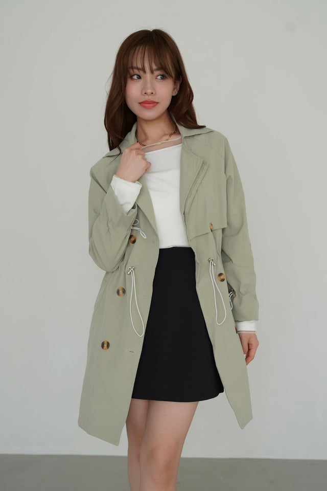 ミドル丈トレンチコート