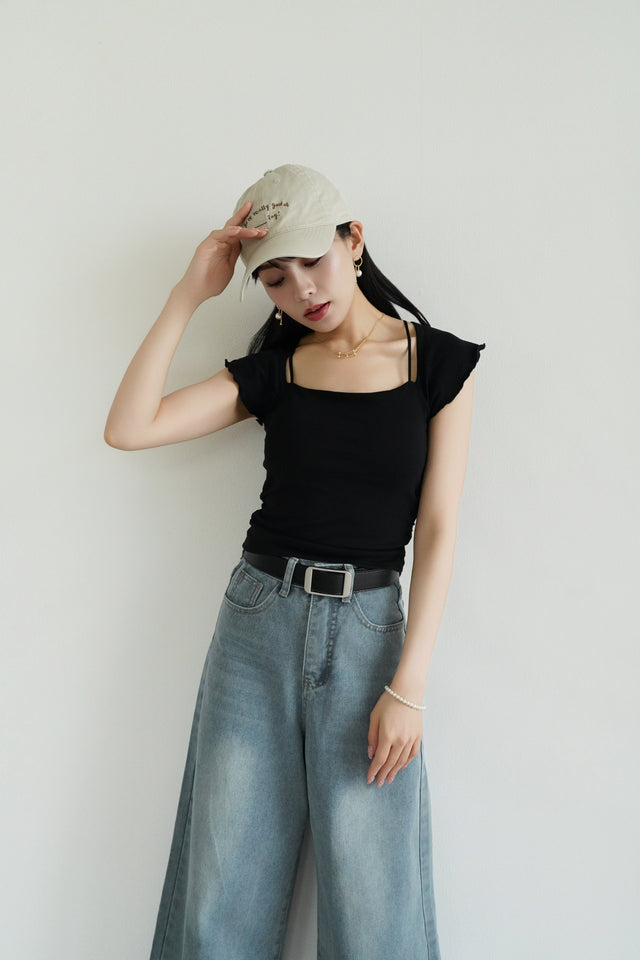ダブルストラップカップ付きTシャツ
