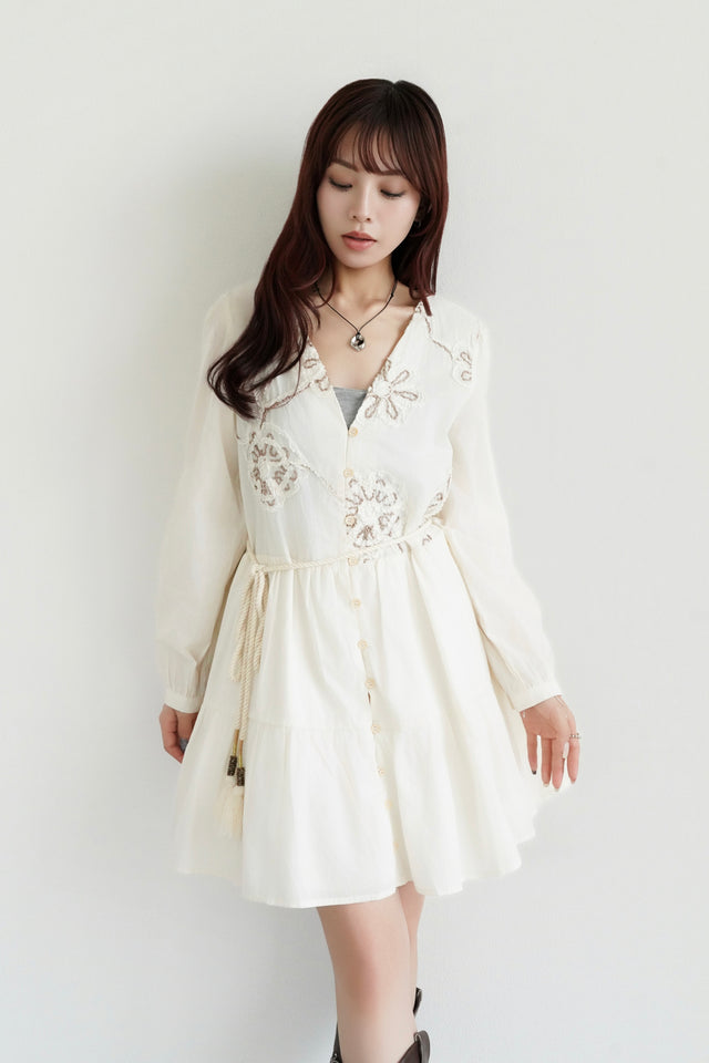 ［早割］フラワー刺繍ミニワンピース